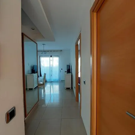 Lookatbeach أوروبيسا ذيل مار