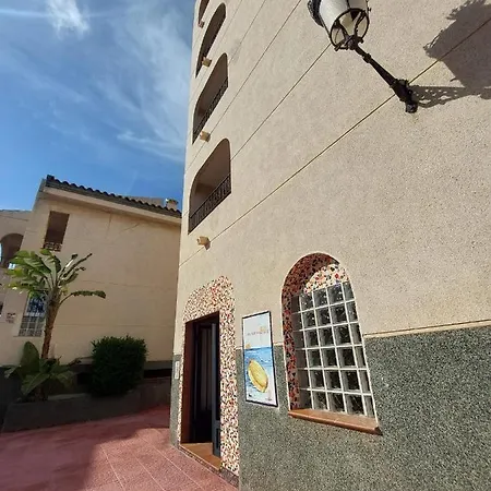 Lookatbeach أوروبيسا ذيل مار